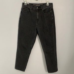 American Eagle Mom jeans, short